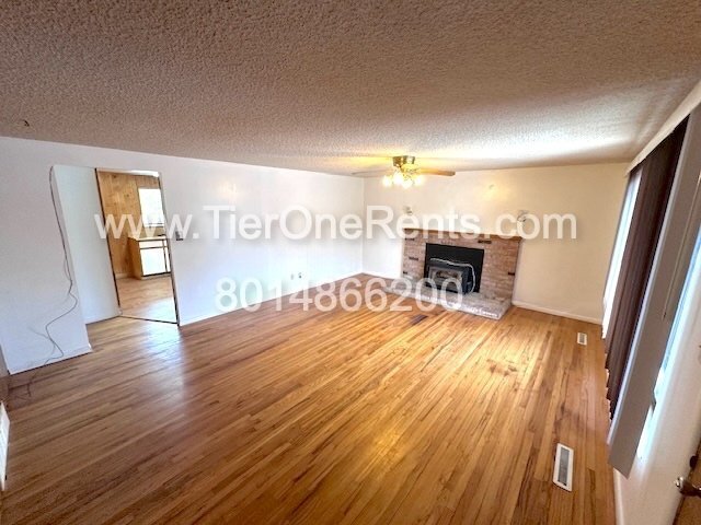 Building Photo - NO DEPOSIT option available for qualified renters!