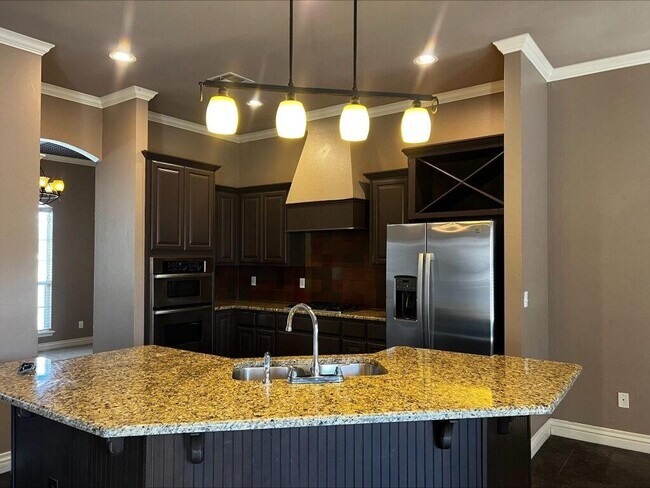 Building Photo - 13111 Red Oak Dr