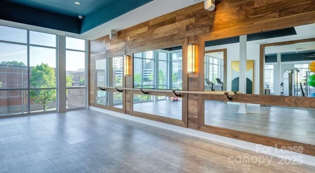 Building Photo - 650 E Brooklyn Vlg Ave