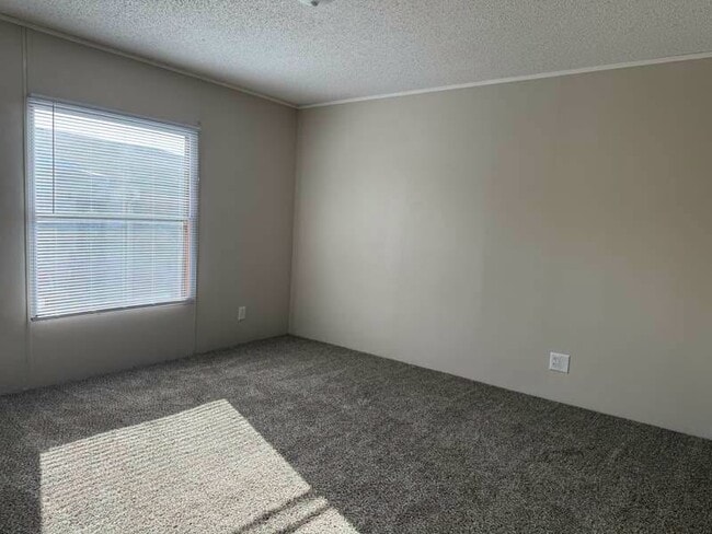 Building Photo - Spacious & Affordable 3BR Home in Belleville - Pet-Friendly, Central AC & Only $900!