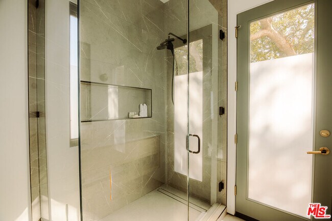 Building Photo - 13331 Mulholland Dr