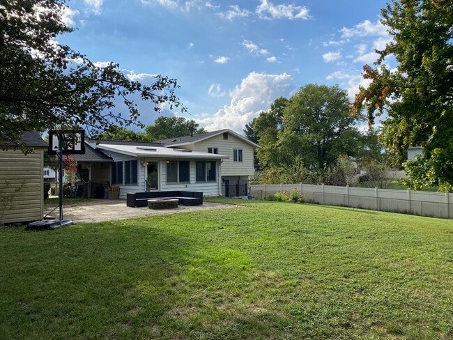 Building Photo - 5910 King James Dr