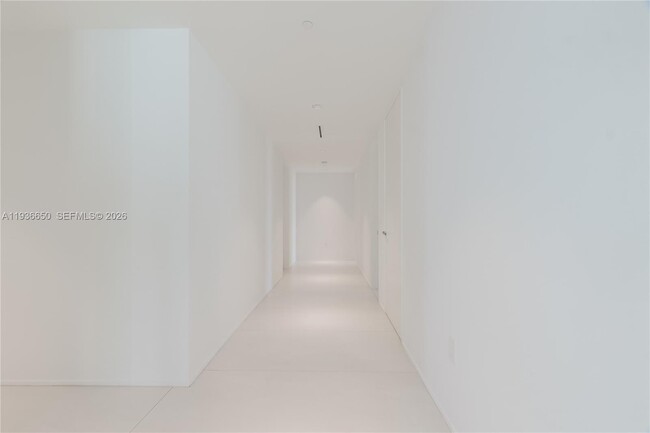 Building Photo - 1000 Biscayne Blvd