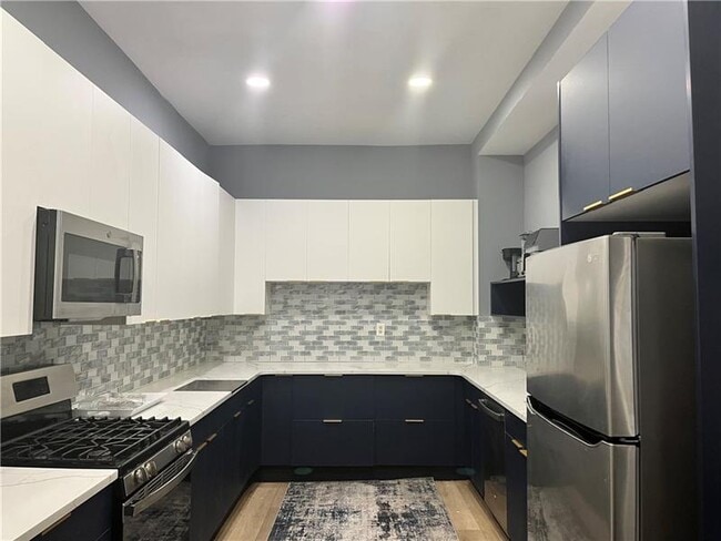 Building Photo - 1030 Ross Ave