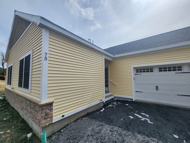 Building Photo - 75 Ivan Dr