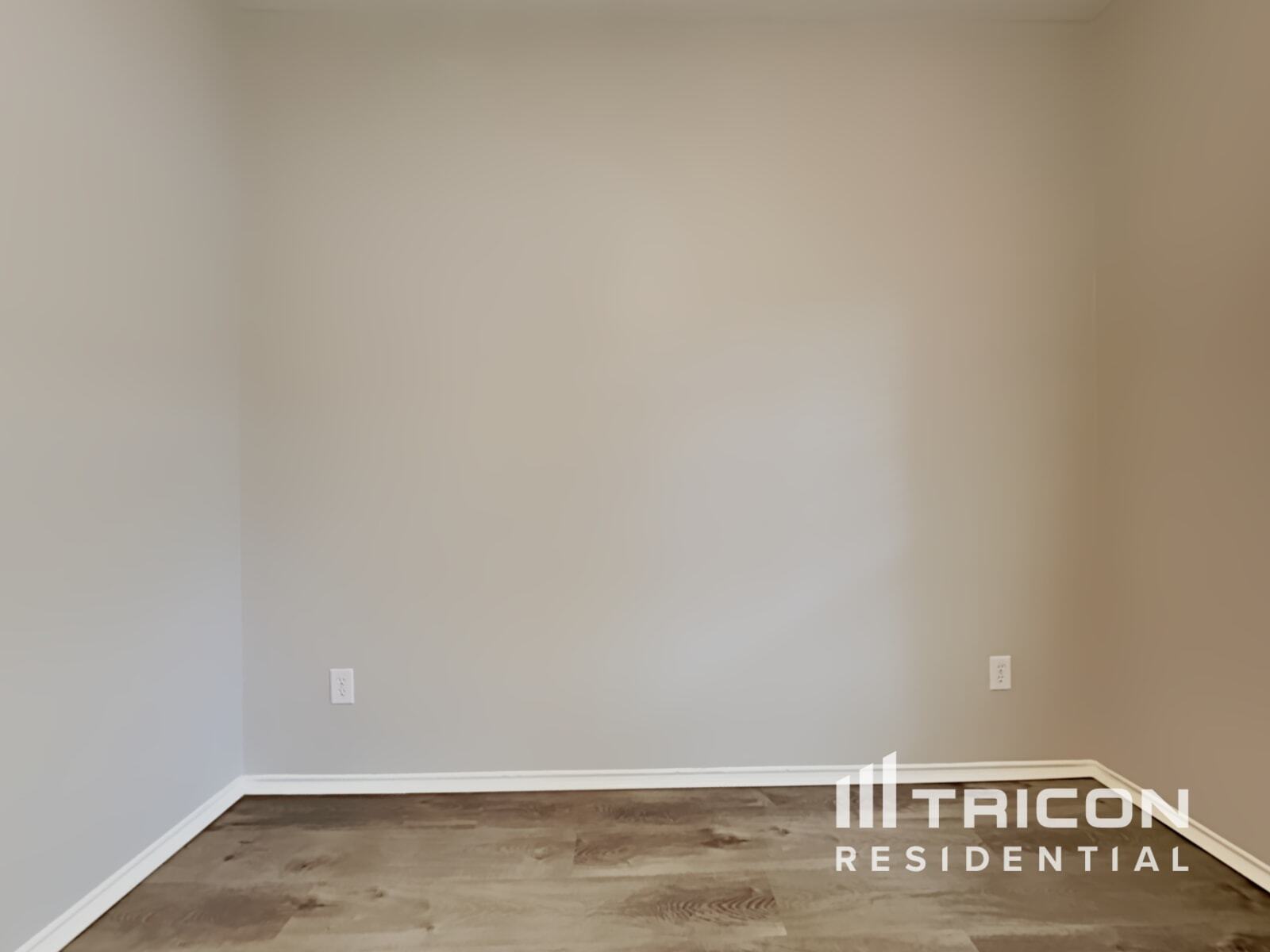 Building Photo - 213 Oak Ridge Dr