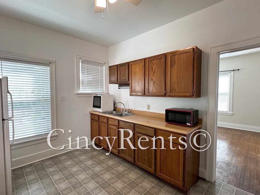 Building Photo - 3570 Edwards Rd