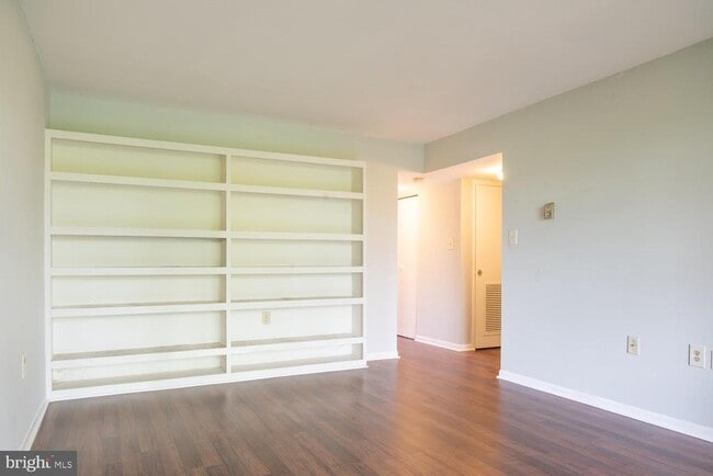 Building Photo - 1554 Northgate Square