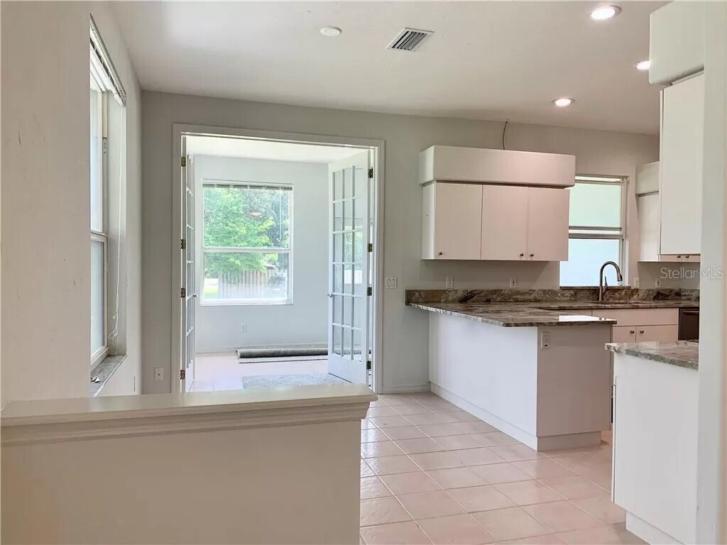 Building Photo - 2301 Goya Dr