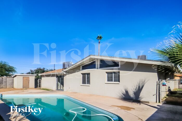 Building Photo - 3320 S Margo Dr