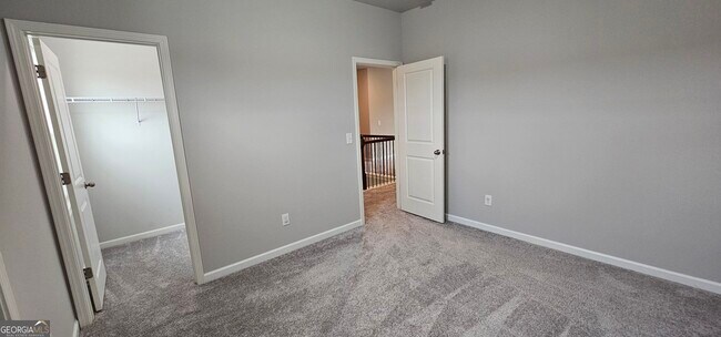 Building Photo - 352 Newshaw Dr