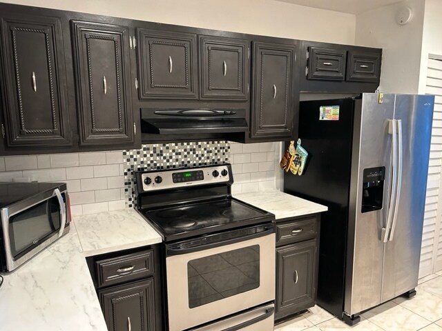 Building Photo - 231 Jacaranda Dr