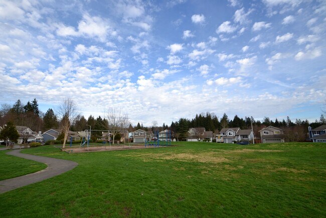 Building Photo - 16897 Lookout Mountain Rd SE