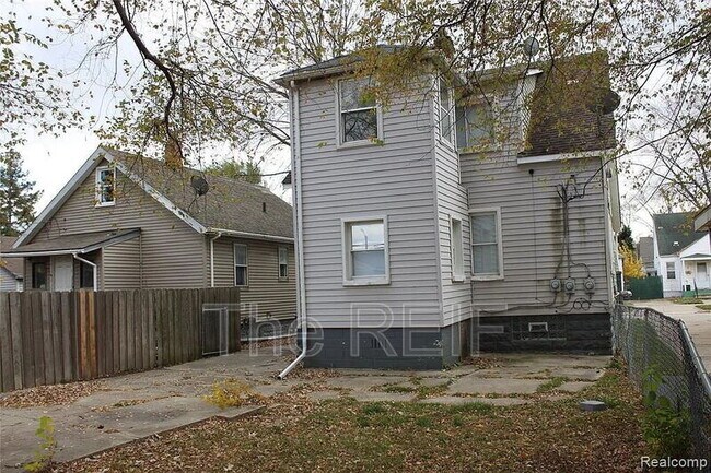 Building Photo - 7543 Lozier Ave