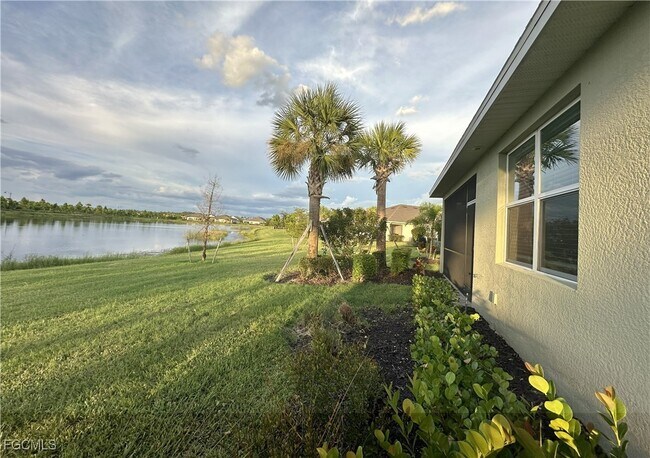 Building Photo - 43613 Sparrow Dr
