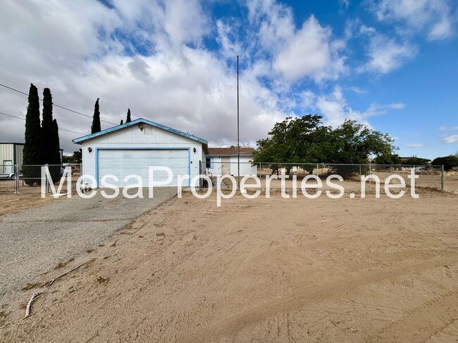 Building Photo - 9964 Arroyo Ave