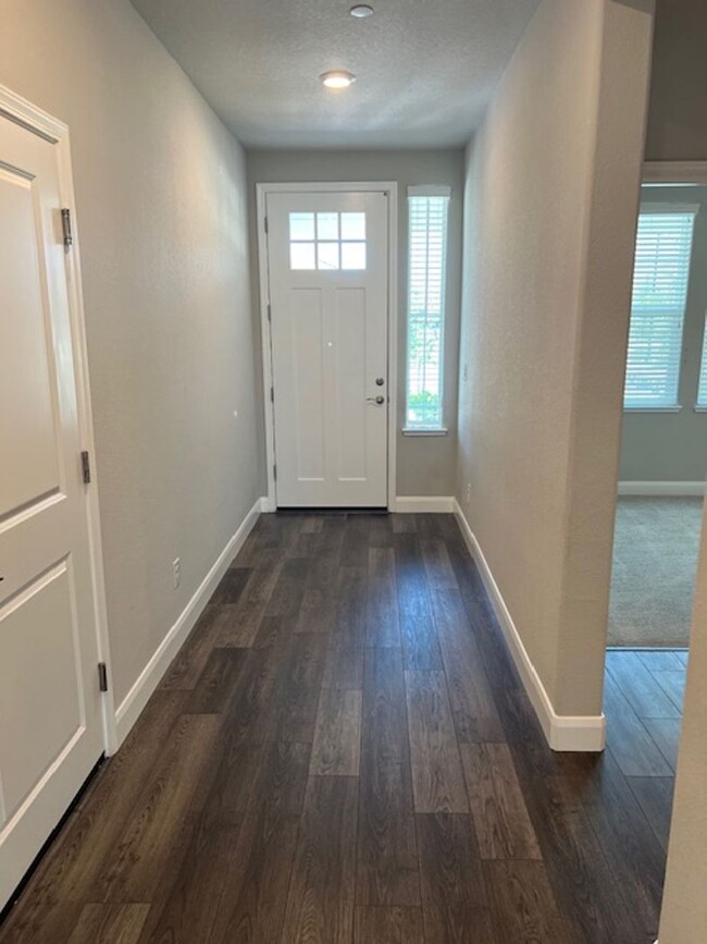 Building Photo - Bright Contemporary Solar Home In Roseville