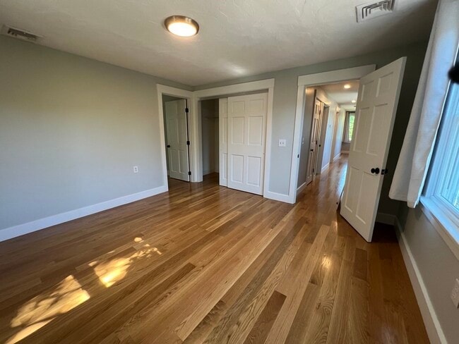 Building Photo - 138 High St