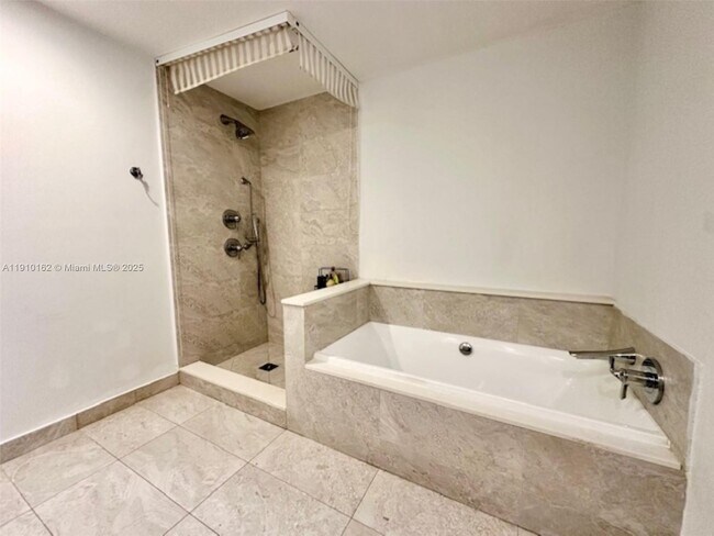 Building Photo - 488 NE 18th St