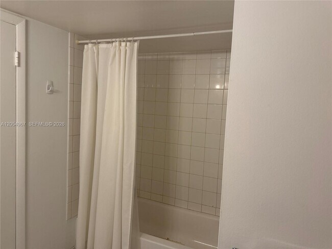 Building Photo - 3850 Galt Ocean Dr