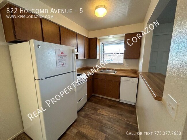 Building Photo - 822 Holcomb Ave