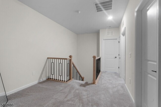 Building Photo - 7 Jessica Ln