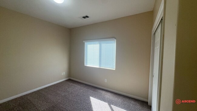 Building Photo - Splendid 5 Bedroom Off Westside Parkway!