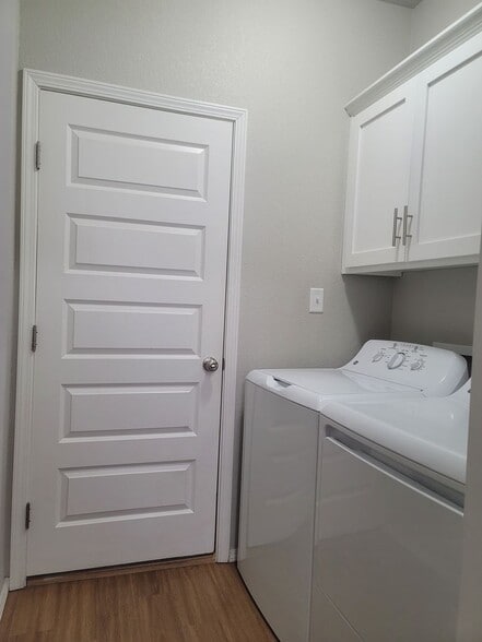 Building Photo - 2108 Ingalls Ln