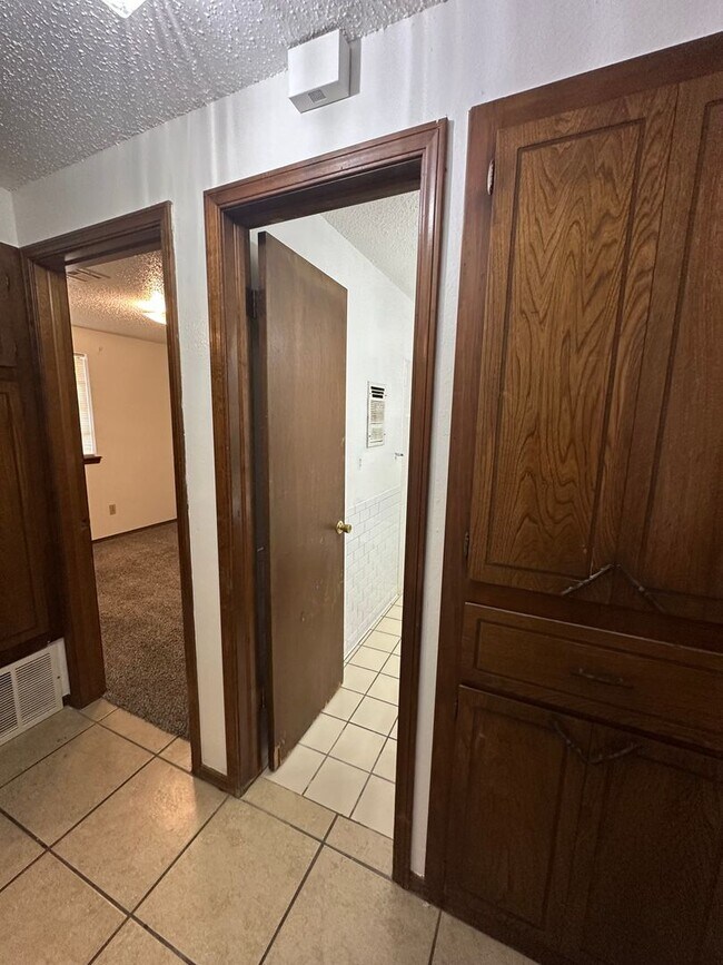 Building Photo - 4808 S Dimple Dr
