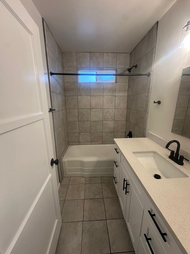 Building Photo - 12556 Everglade St