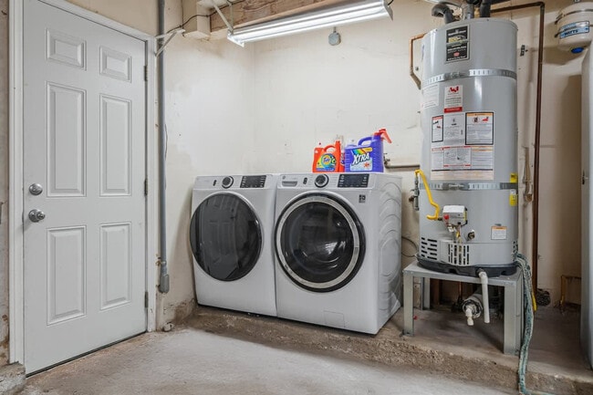 Building Photo - 13075 Old West Ave