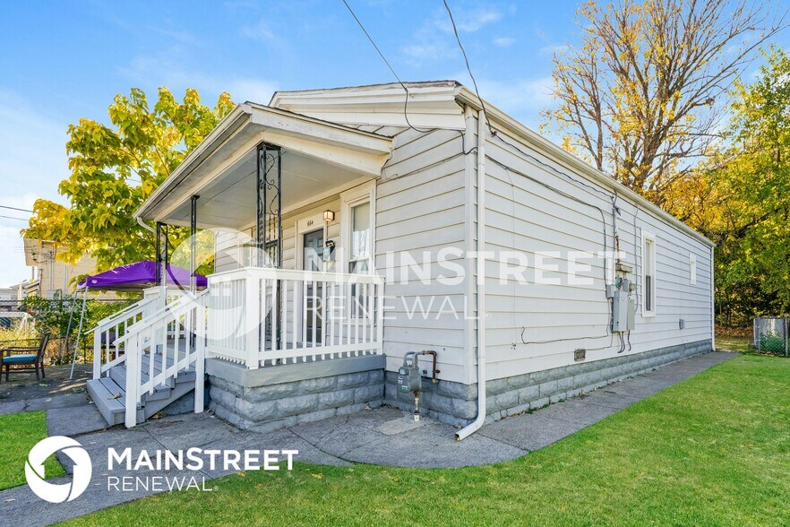 Building Photo - 664 S 27th St