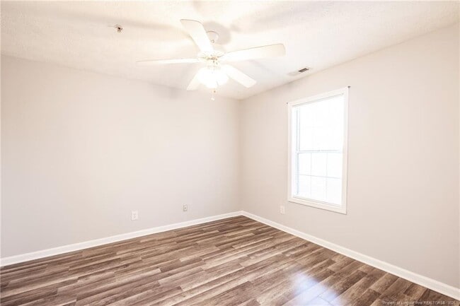 Building Photo - 350 Bubble Creek Ct
