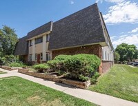 Building Photo - Cute 1 bedroom, full bathroom condo