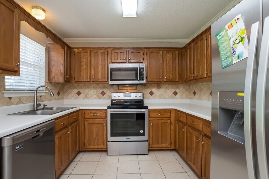 Building Photo - 1640 Saddle Ln
