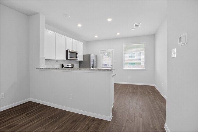 Building Photo - 13312 Burbot Dr