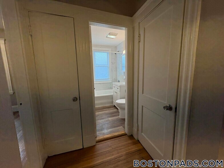 Building Photo - 30 Harwood St