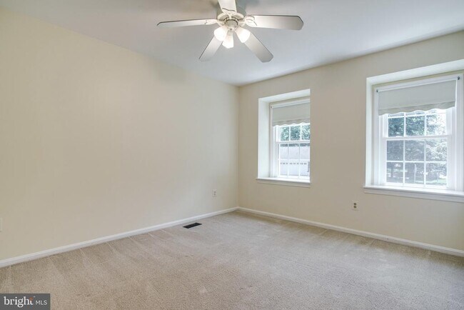 Building Photo - 1646 Montmorency Dr