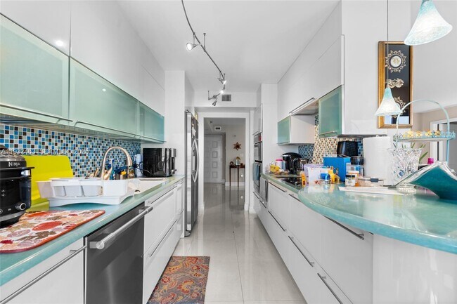 Building Photo - 1201 S Ocean Dr