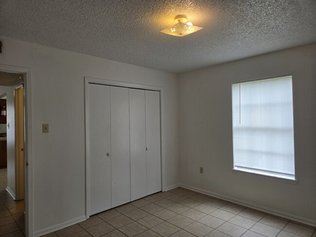 Building Photo - 100 Melrose Dr