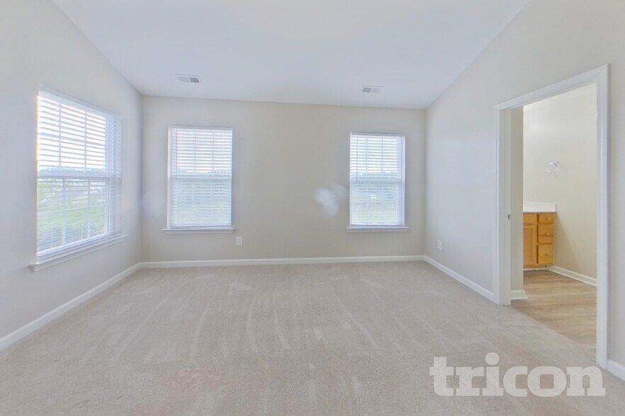 Building Photo - 11311 Breezehill Ln