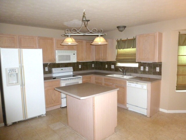 Building Photo - 1004 Wild Flower Ln