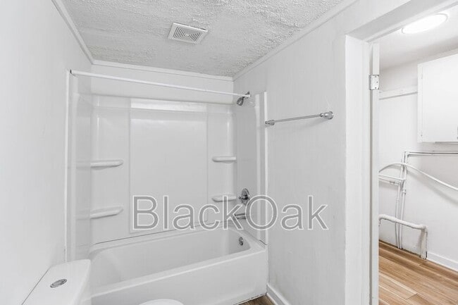 Building Photo - 1803 E Market St