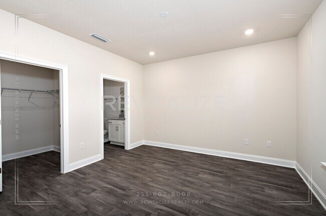 Building Photo - COMING SOON Newly Built 4 Bed 2 Bath Craftsman Home in Spanish Fort with Deck