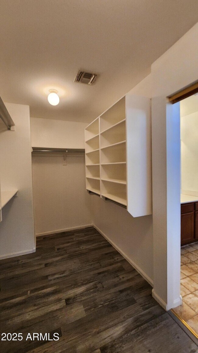 Building Photo - 42553 W Michaels Dr