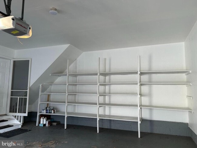 Building Photo - 88 Woolsey Ct