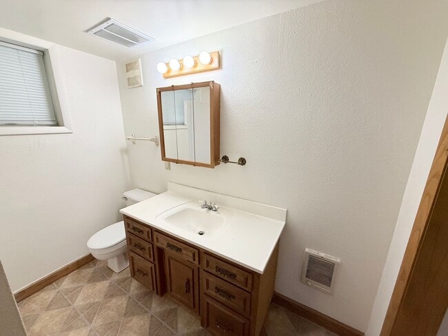 Building Photo - 1406