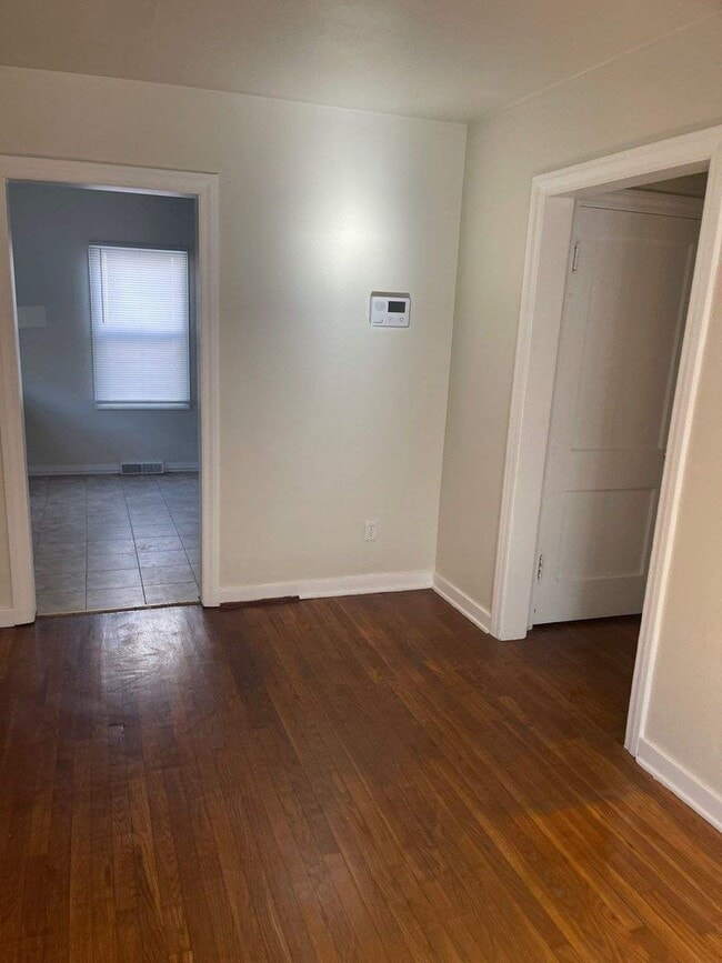 Building Photo - 7613 Van Buren Ave