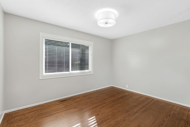 Building Photo - Spacious 4BR/3BA Home in Top-Rated School District!