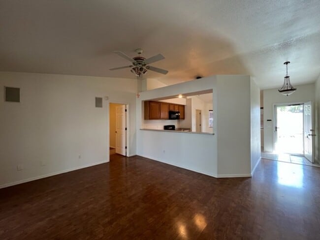 Building Photo - 3 Bedroom - 2 Bath Home